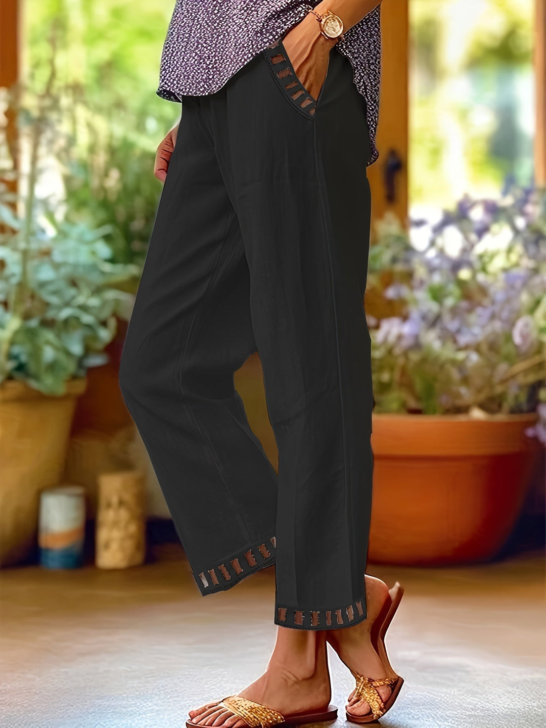 Emily & Isabella Brooks | Relaxed Contrast Trim Cropped Pants