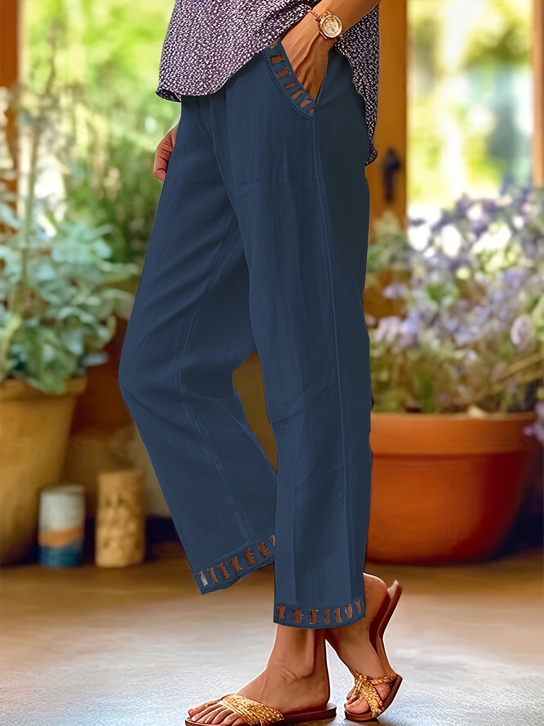 Emily & Isabella Brooks | Relaxed Contrast Trim Cropped Pants