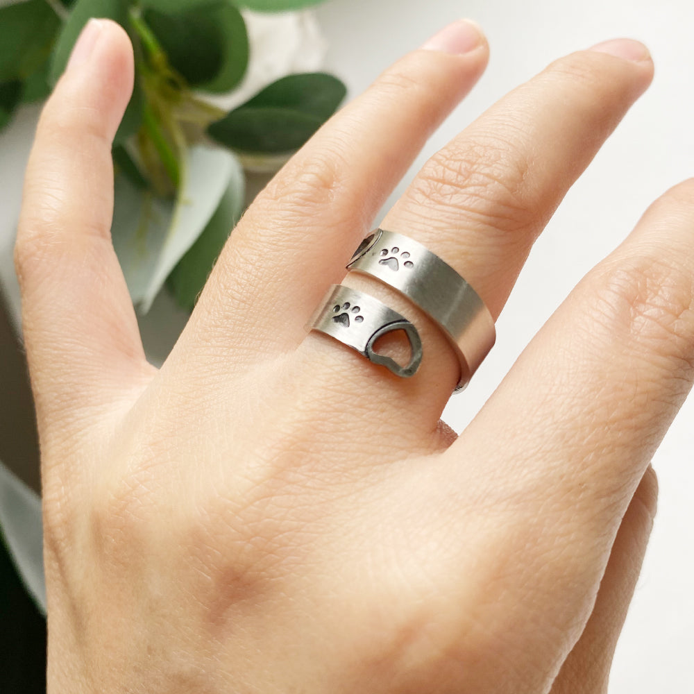 Emily & Isabella Brooks | Adjustable Twist Ring – Stainless Steel