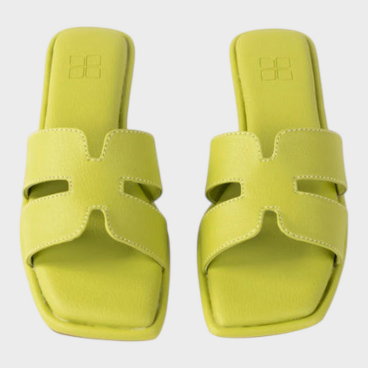 Emily & Isabella Brooks | Mint Clogs