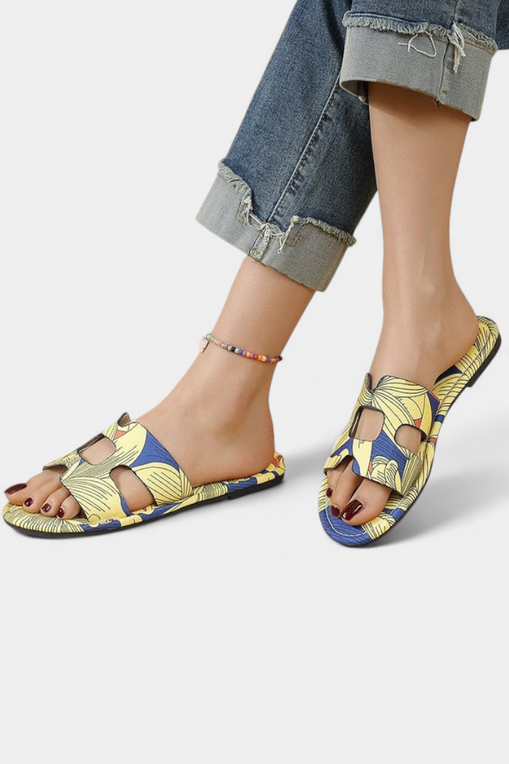 Emily & Isabella Brooks | Multicolored Flat Sandals with Tropical Print