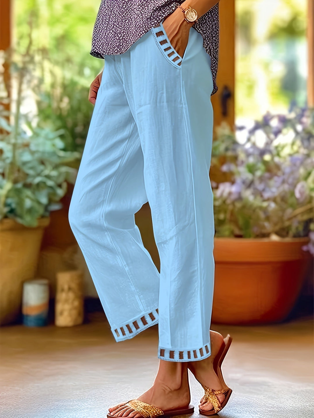 Emily & Isabella Brooks | Relaxed Contrast Trim Cropped Pants