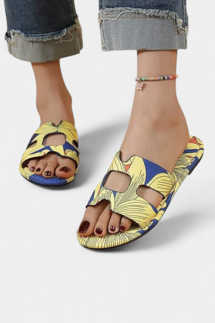 Emily & Isabella Brooks | Multicolored Flat Sandals with Tropical Print