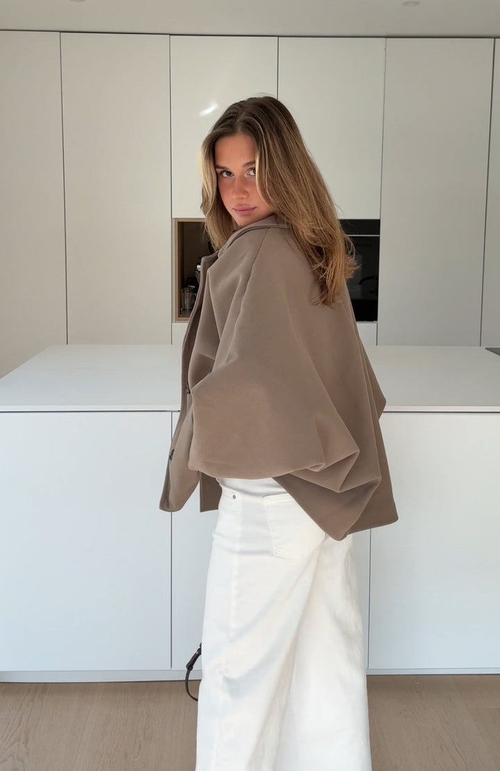 Emily & Isabella Brooks | Oversized jacket in cinnamon color