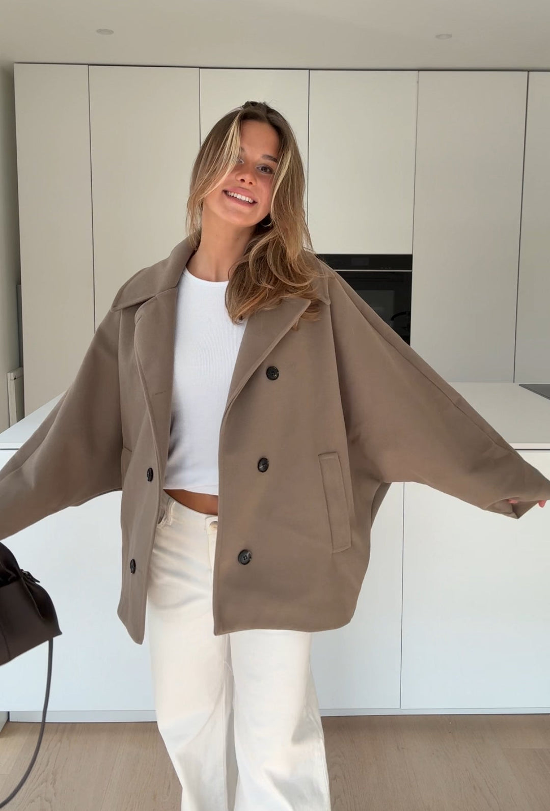 Emily & Isabella Brooks | Oversized jacket in cinnamon color