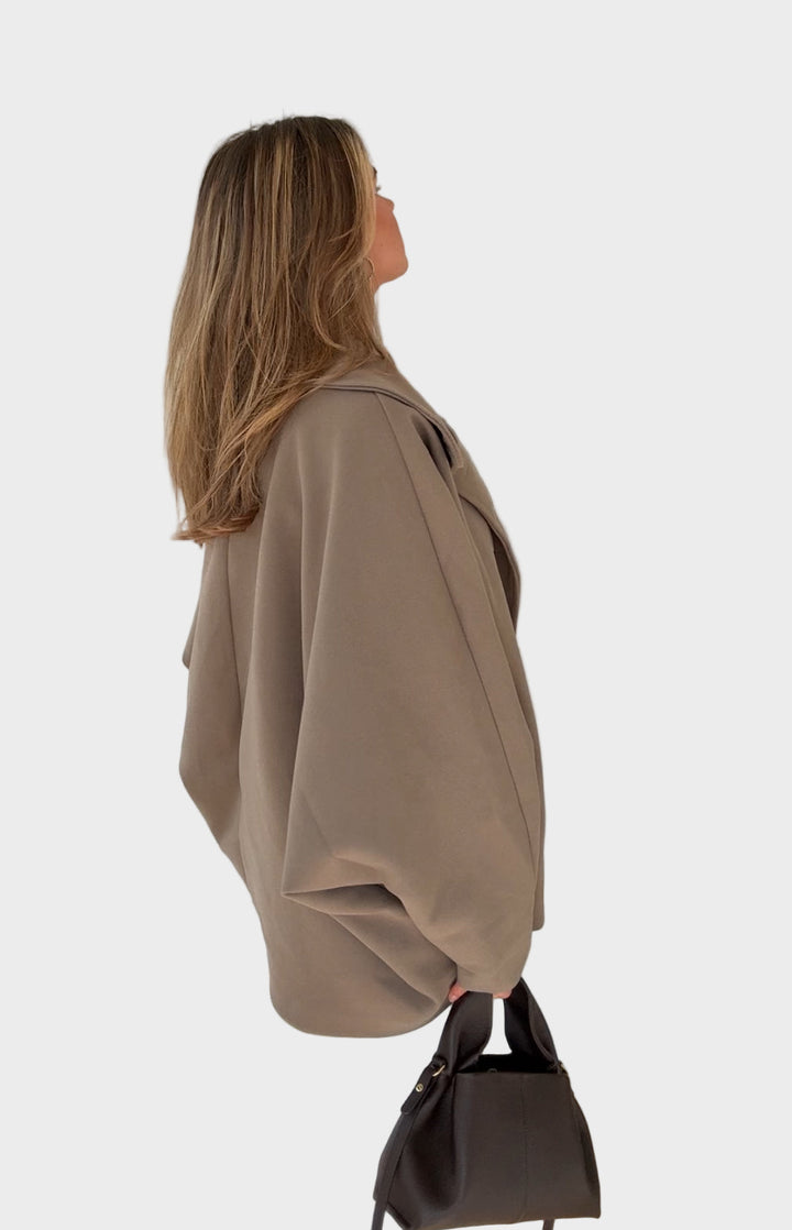 Emily & Isabella Brooks | Wide-leg jacket in cinnamon