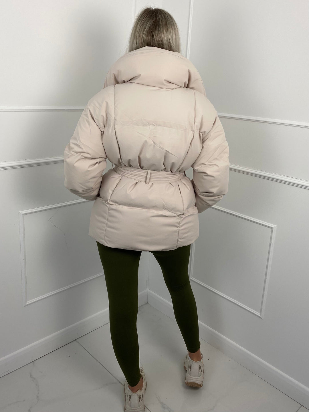 Emily & Isabella Brooks | Short jacket with belt and pockets