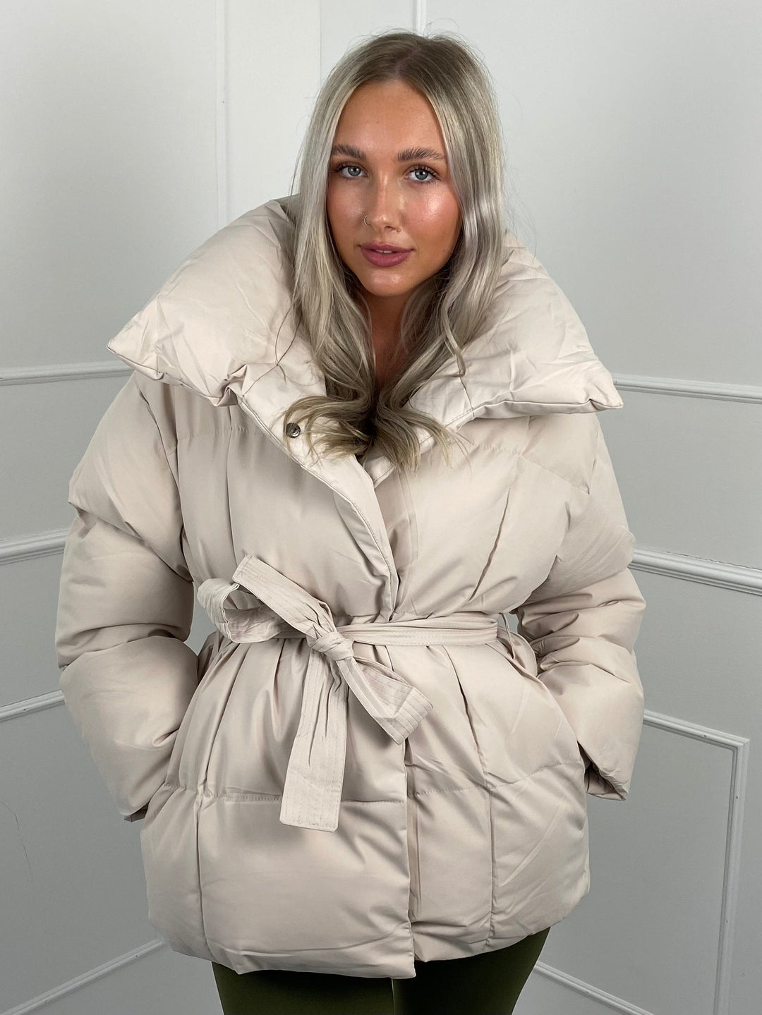 Emily & Isabella Brooks | Short jacket with belt and pockets
