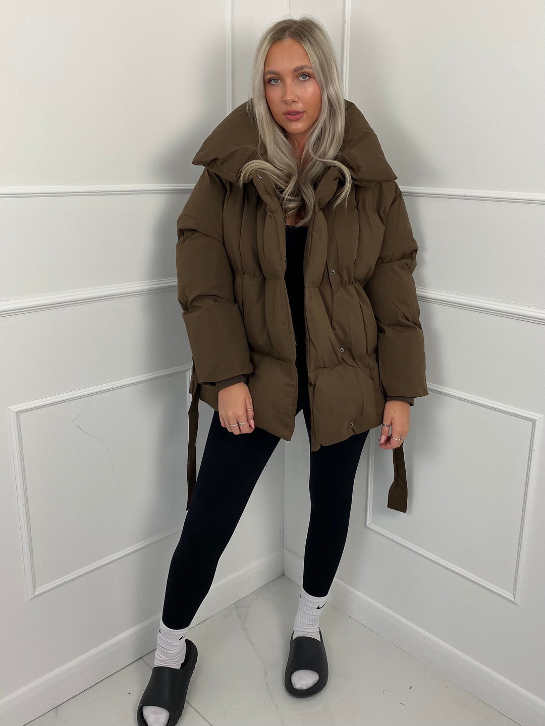 Emily & Isabella Brooks | Short jacket with belt and pockets