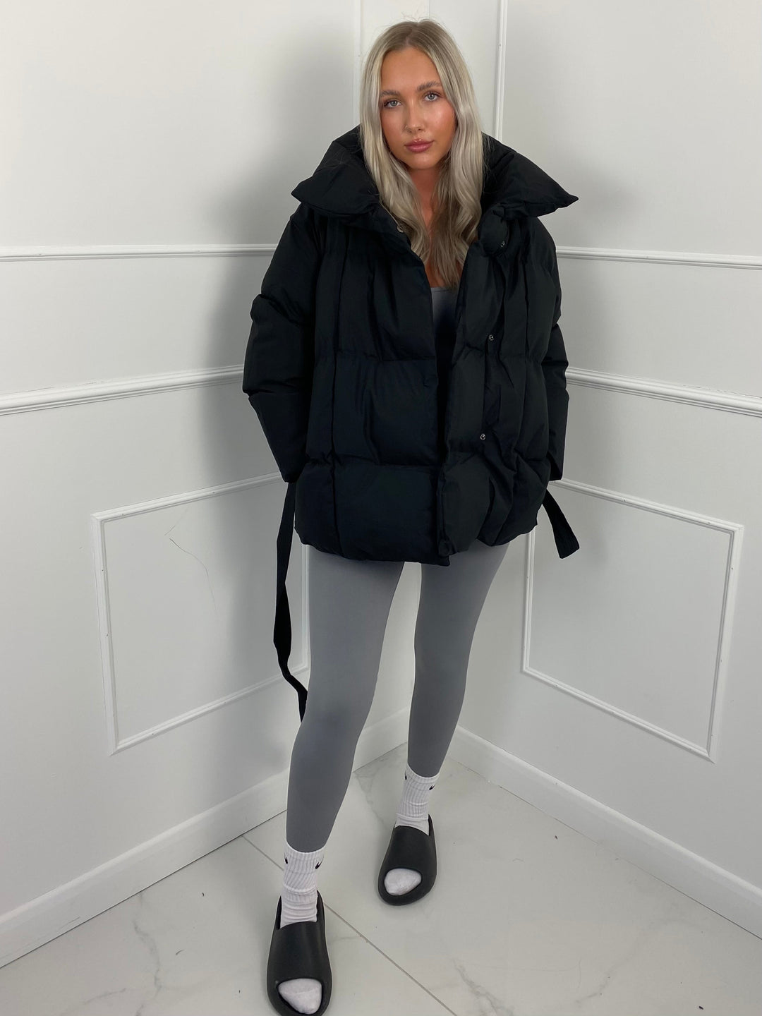 Emily & Isabella Brooks | Short jacket with belt and pockets
