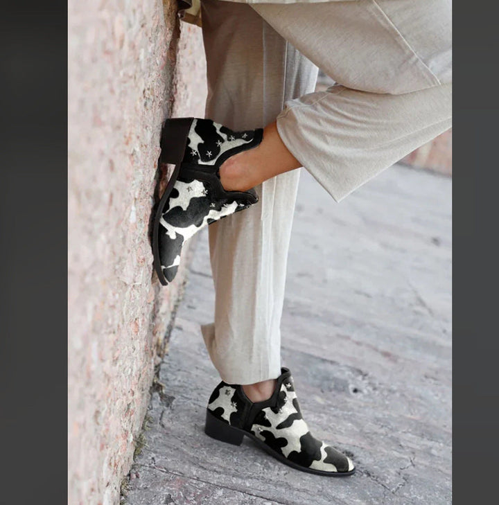 Emily & Isabella Brooks | Western Boots in Leather with Studs