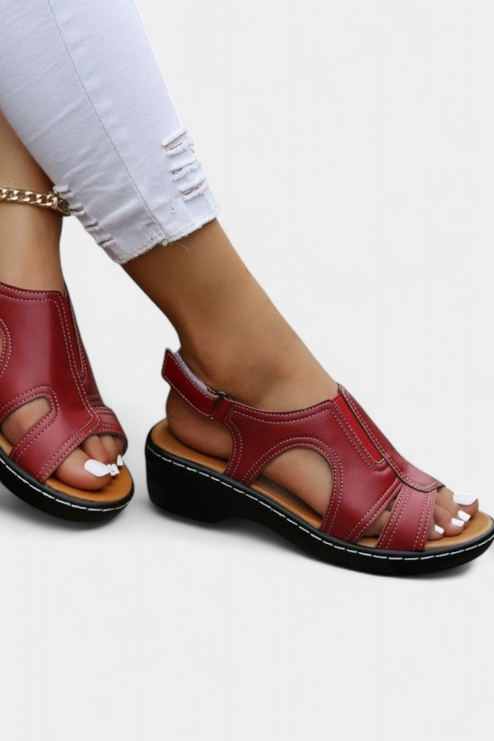Emily & Isabella Brooks | Orthopedic sandals for all-day wear