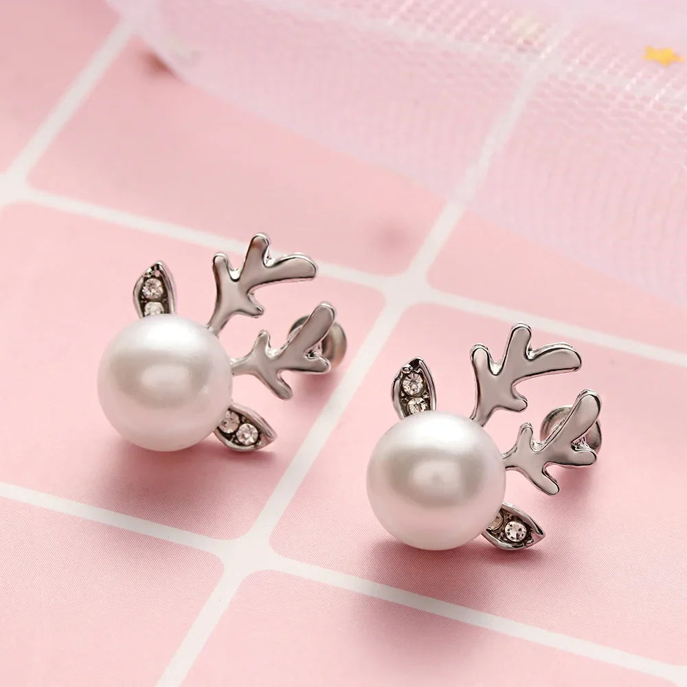 Emily & Isabella Brooks | Pearl Earrings