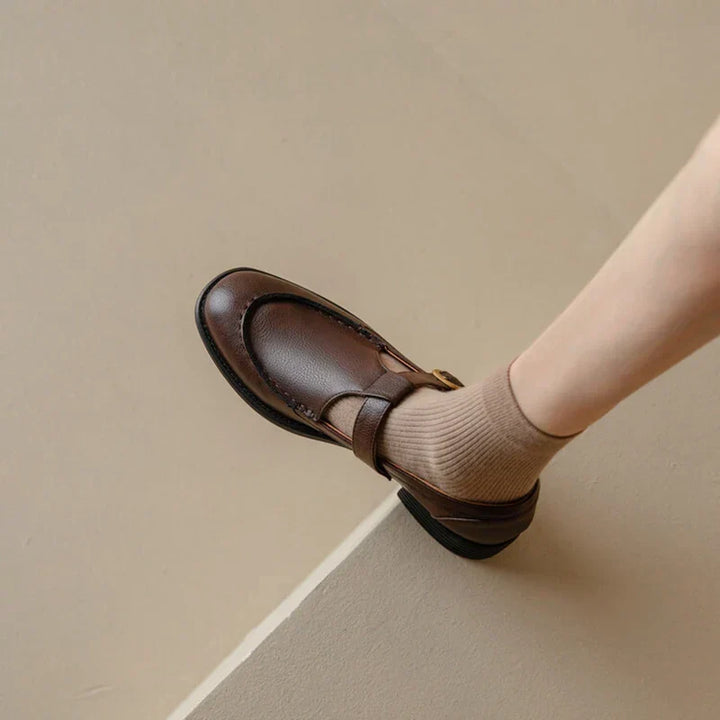Emily & Isabella Brooks | Retro Shoes