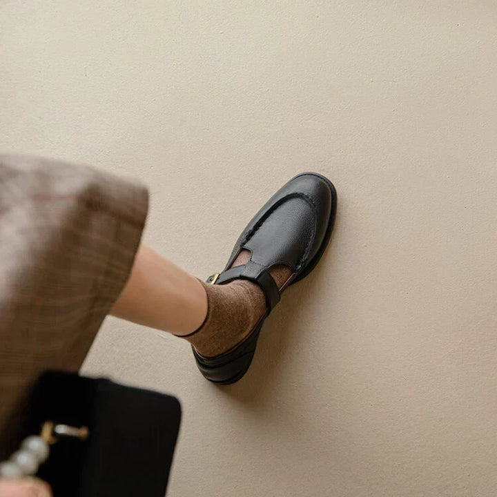 Emily & Isabella Brooks | Retro Shoes