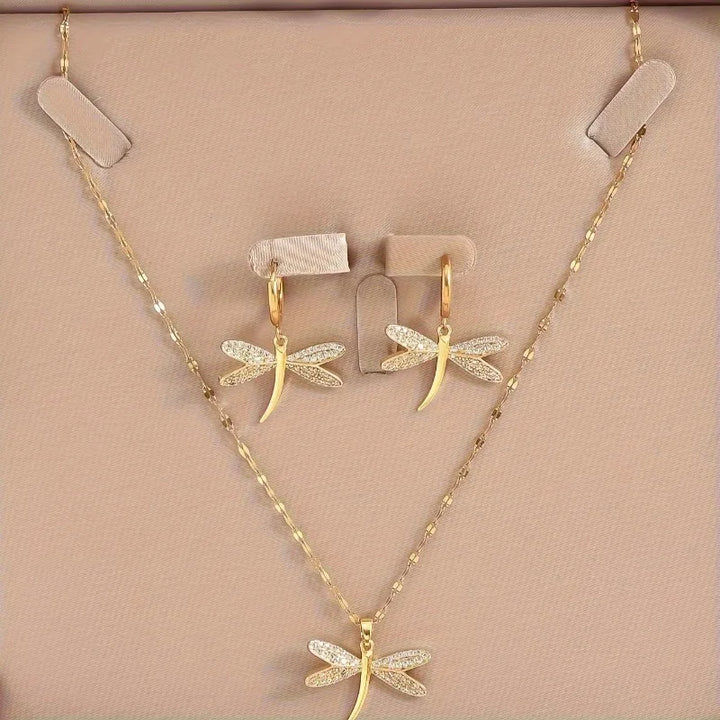 Emily & Isabella Brooks | Gold Jewelry Necklace with Earrings