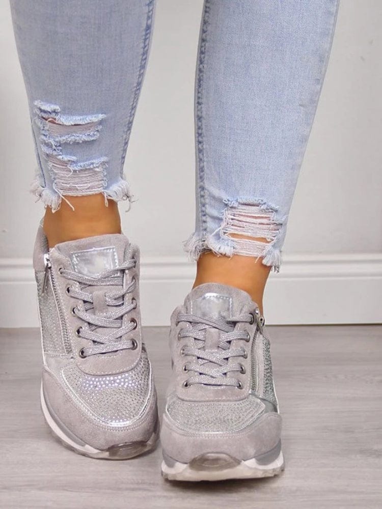 Emily & Isabella Brooks | Everyday Sneakers