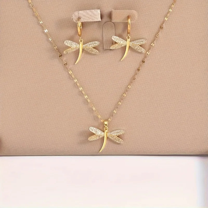 Emily & Isabella Brooks | Gold Jewelry Necklace with Earrings
