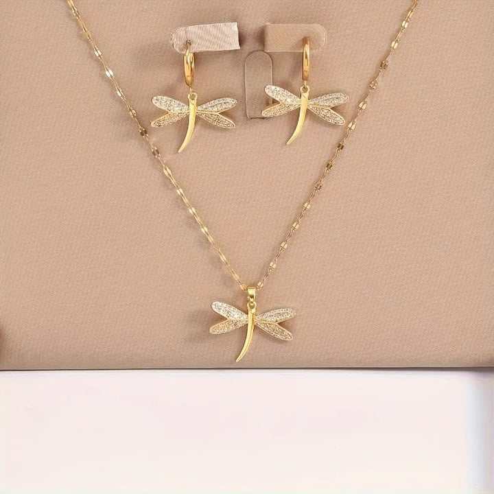Emily & Isabella Brooks | Gold Jewelry Necklace with Earrings
