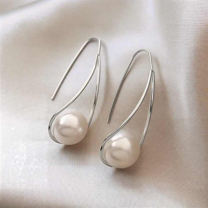 Emily & Isabella Brooks | Pearl Earrings
