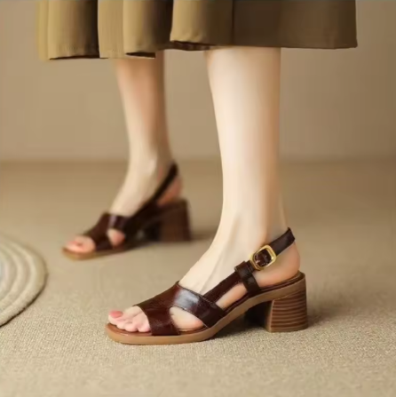 Emily & Isabella Brooks | Comfy Sandals