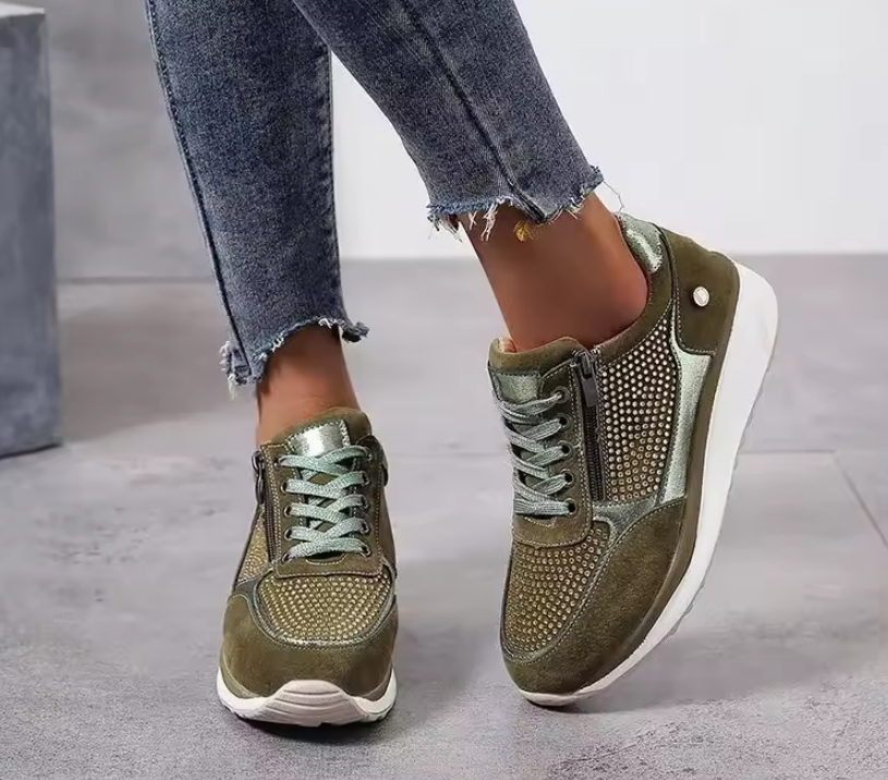 Emily & Isabella Brooks | Everyday Sneakers