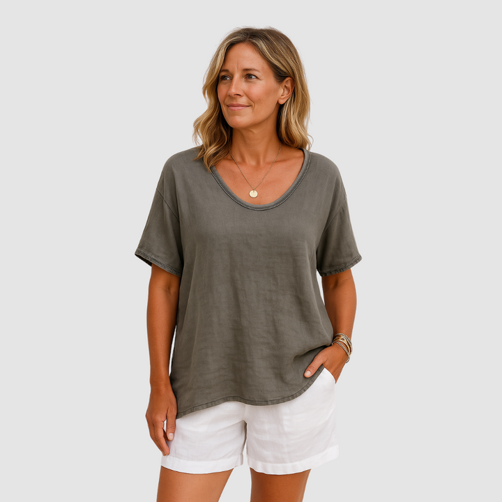 Emily & Isabella Brooks | Comfortable Loose Fit T-Shirt