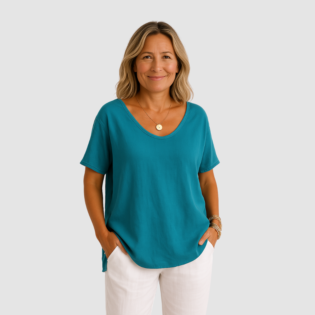 Emily & Isabella Brooks | Comfortable Loose Fit T-Shirt