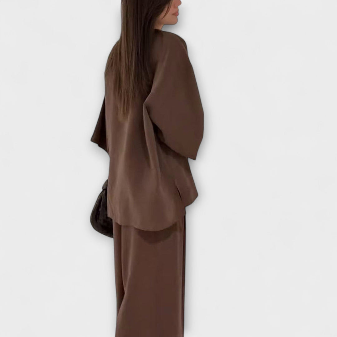 Emily & Isabella Brooks | Casual V-Neck Top and Pants Set