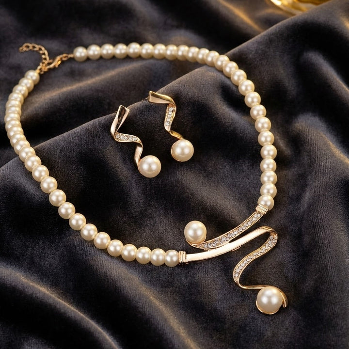 Emily & Isabella Brooks | Natural Pearl Necklace Set