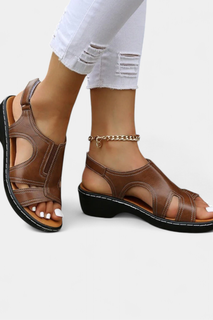 Emily & Isabella Brooks | Orthopedic sandals for all-day wear
