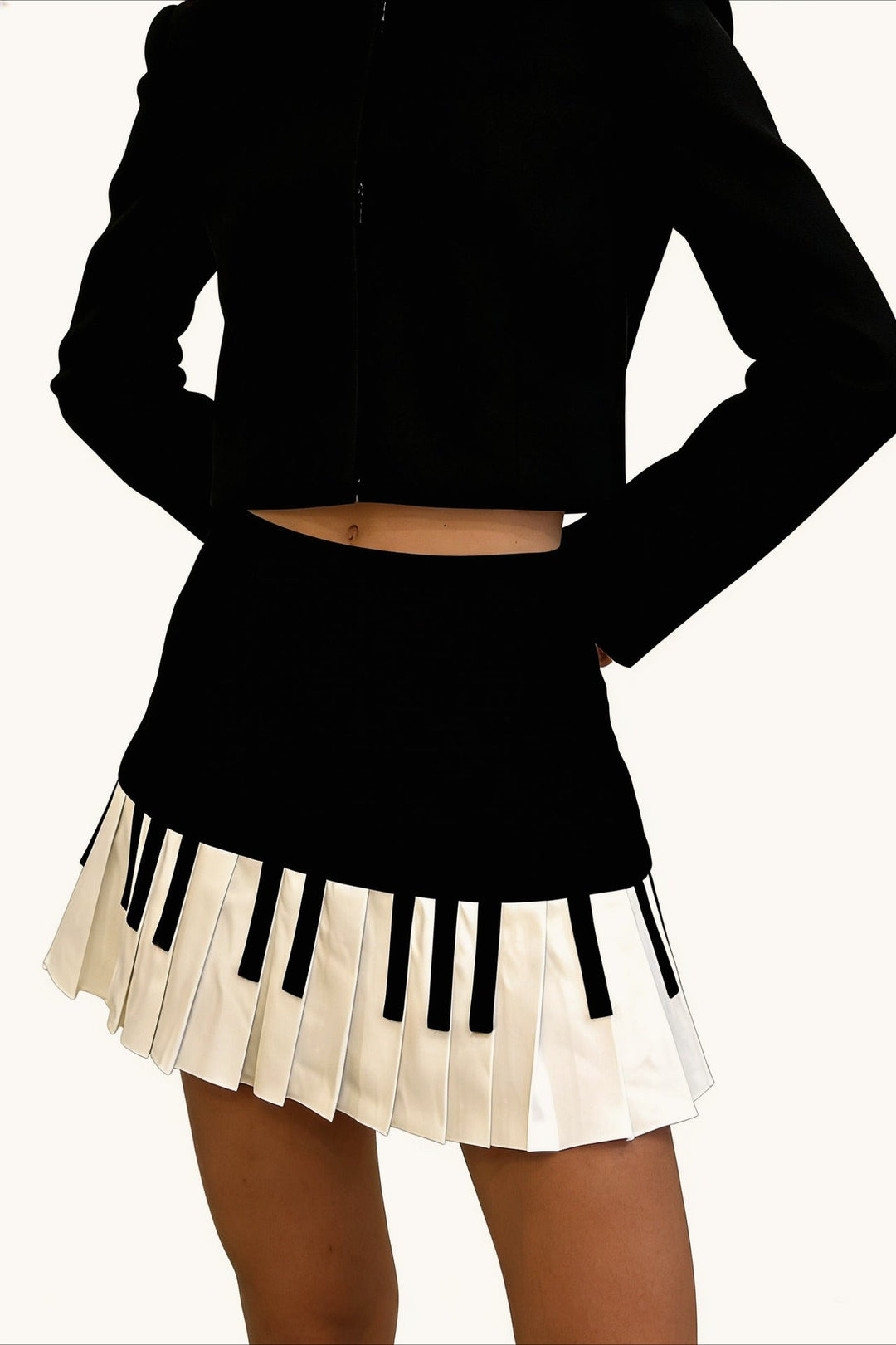 Emily & Isabella Brooks | Pleated High Waist Slim Skirt in Black and White