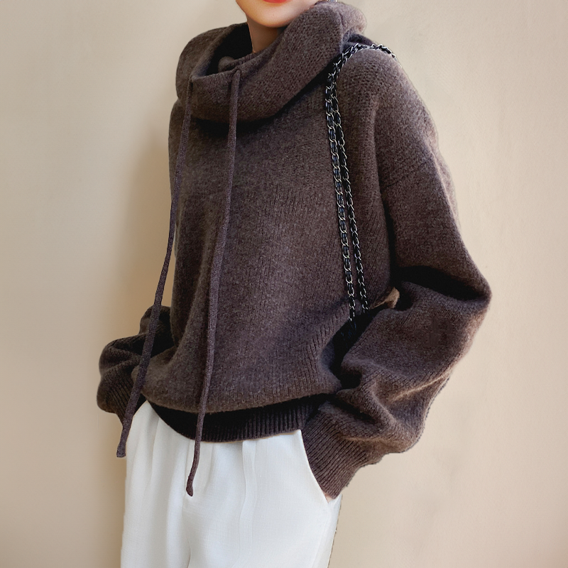 Emily & Isabella Brooks | High-neck sweater in sophisticated style