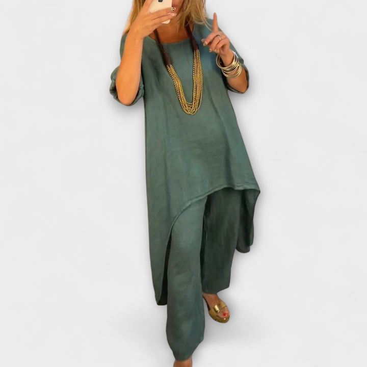 Emily & Isabella Brooks | Linen Suit with Round Neckline