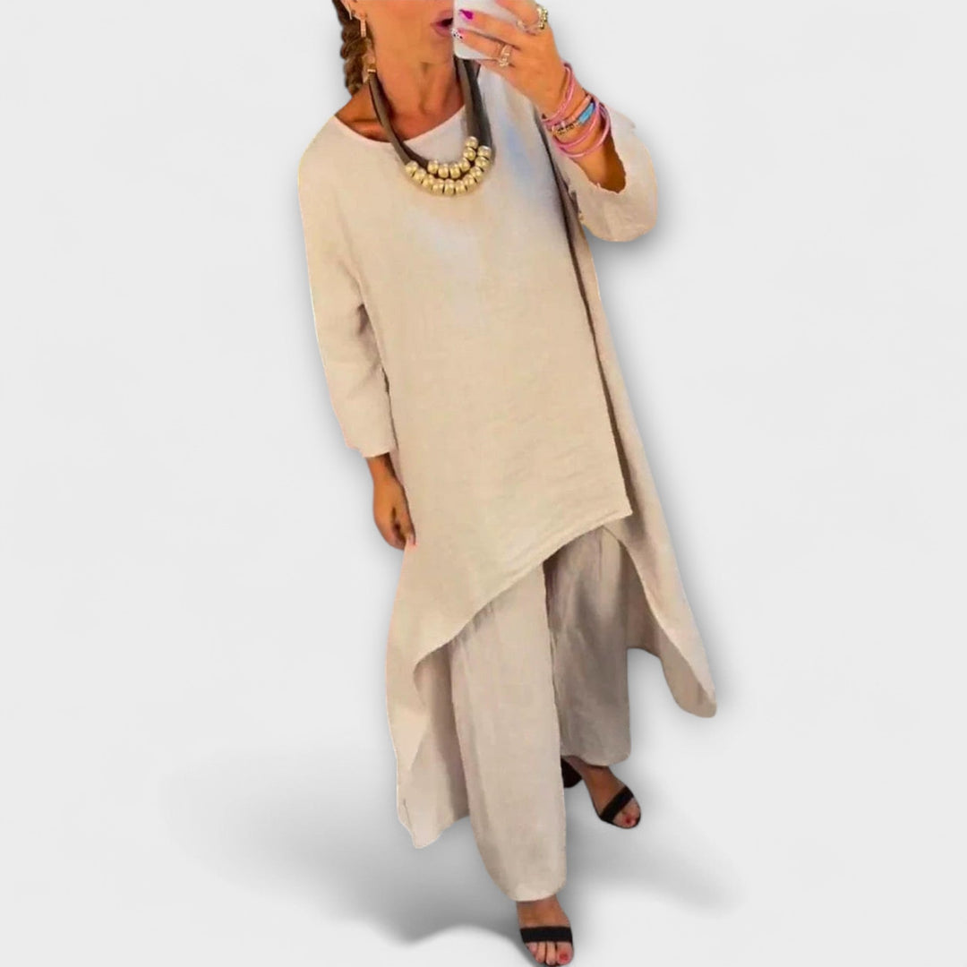 Emily & Isabella Brooks | Linen Suit with Round Neckline