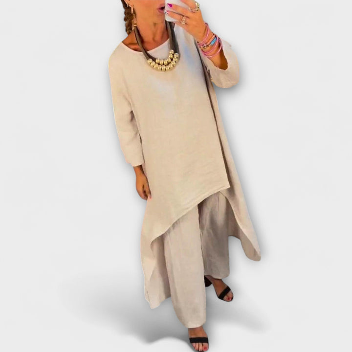 Emily & Isabella Brooks | Linen Suit with Round Neckline