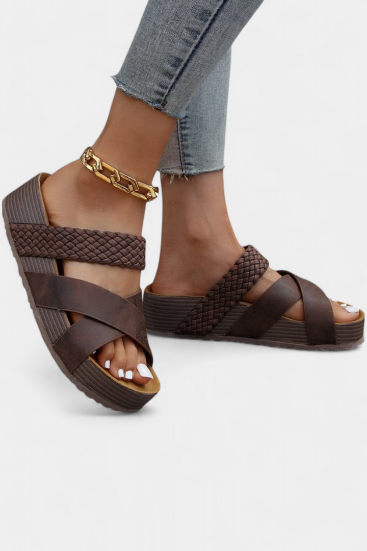 Emily & Isabella Brooks | Elegant sandals with supportive sole and everyday comfort