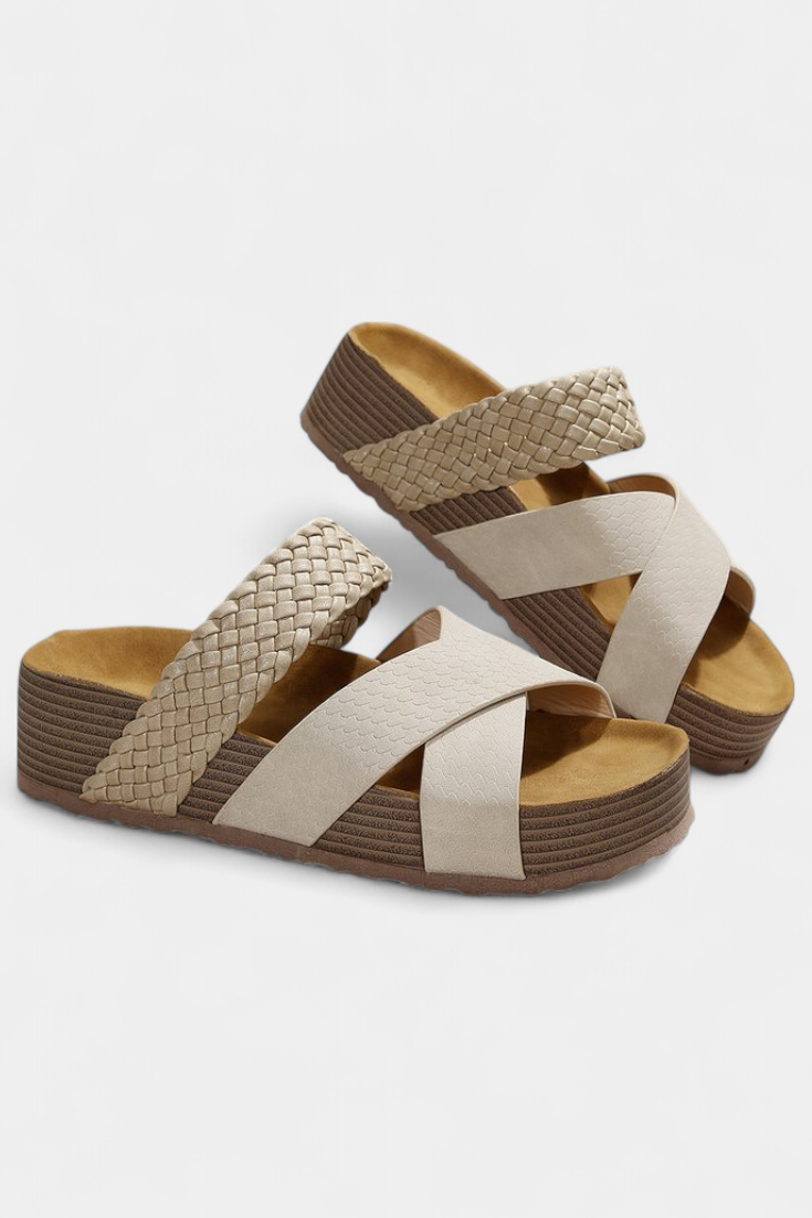 Emily & Isabella Brooks | Elegant sandals with supportive sole and everyday comfort