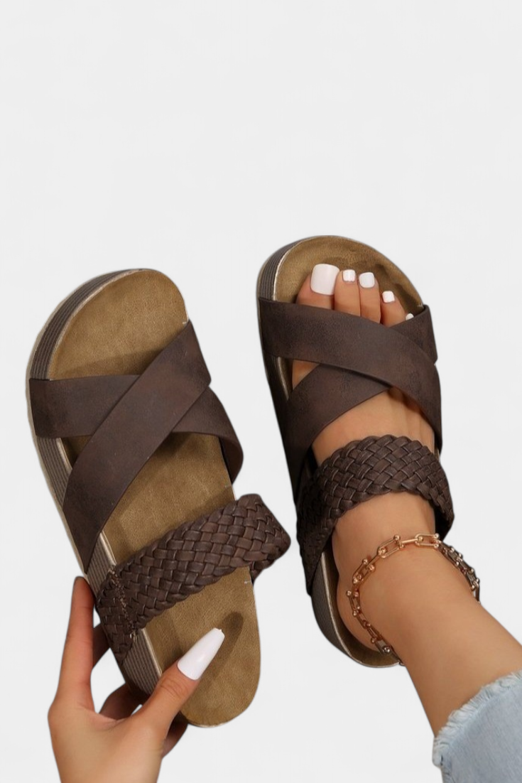 Emily & Isabella Brooks | Elegant sandals with supportive sole and everyday comfort