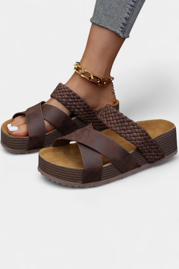 Emily & Isabella Brooks | Elegant sandals with supportive sole and everyday comfort