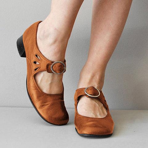 Emily & Isabella Brooks | Leather Pumps