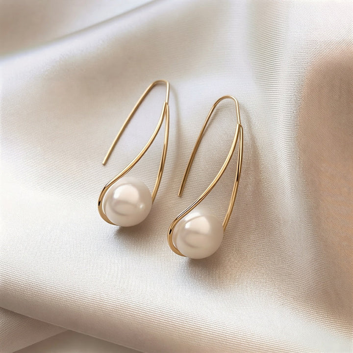 Emily & Isabella Brooks | Pearl Earrings
