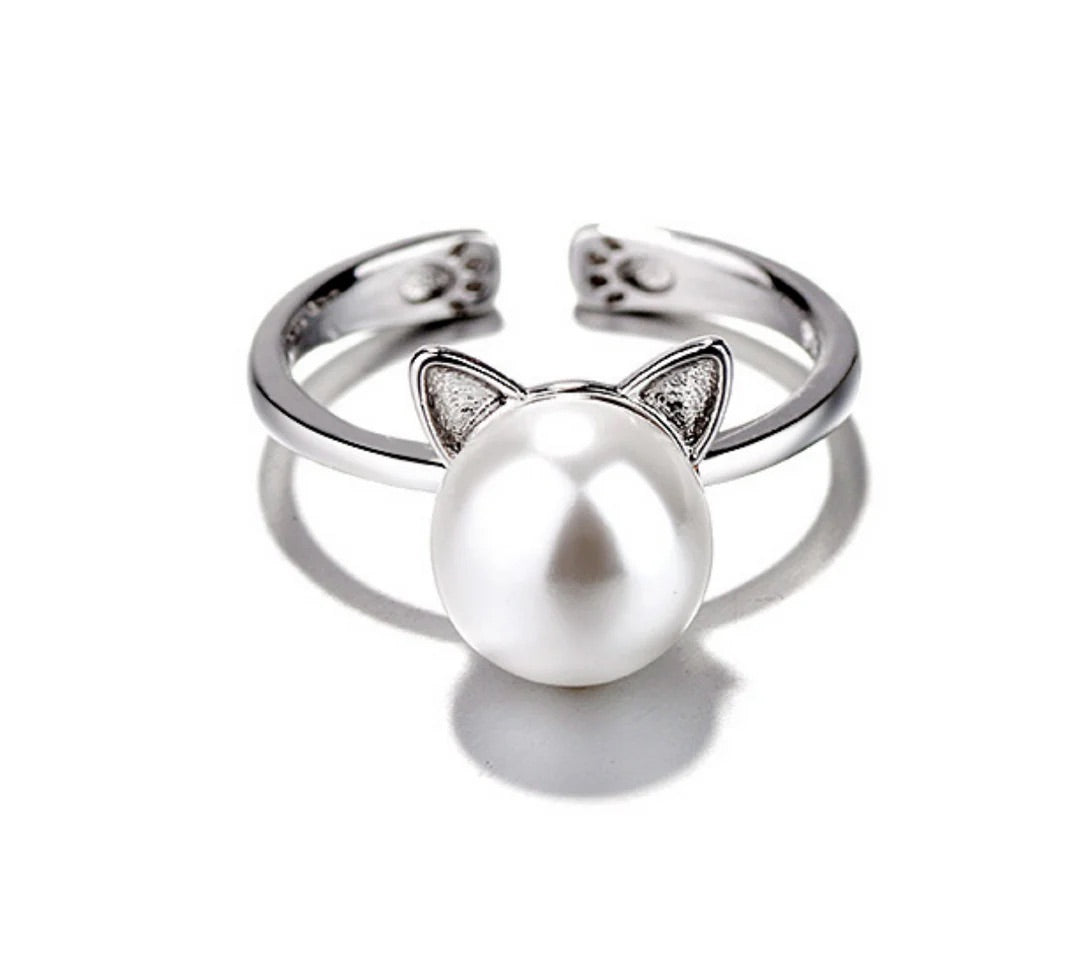 Emily & Isabella Brooks | Pearl Cat Necklace with Earrings and Ring