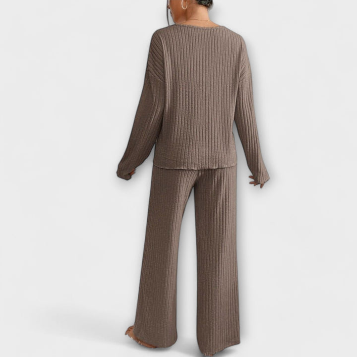 Emily & Isabella Brooks | Ribbed Lounge Set