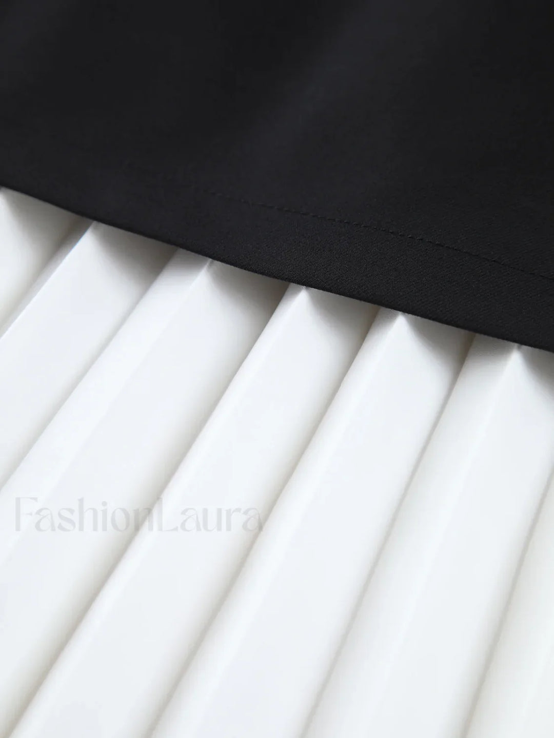 Emily & Isabella Brooks | Two Tone Pleated Long Skirt